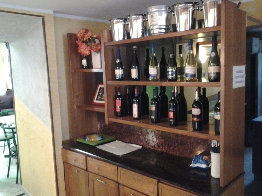ואראצה Hotel Lady Susanna מראה חיצוני תמונה