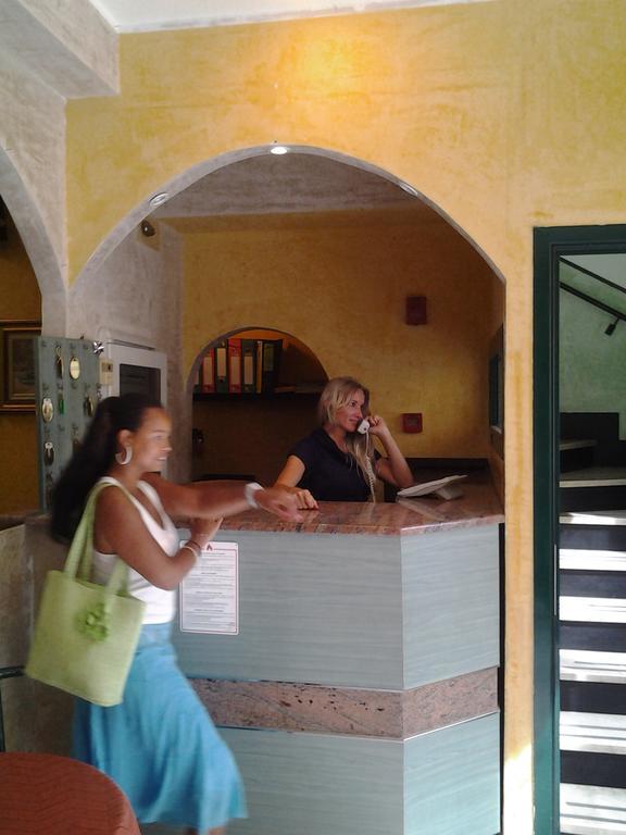 ואראצה Hotel Lady Susanna מראה חיצוני תמונה