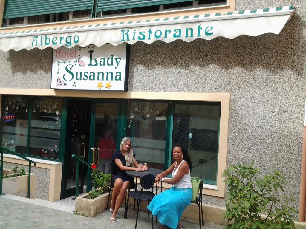 ואראצה Hotel Lady Susanna מראה חיצוני תמונה